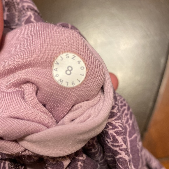 Lululemon purple knee length leggings size 8 - Picture 5 of 6